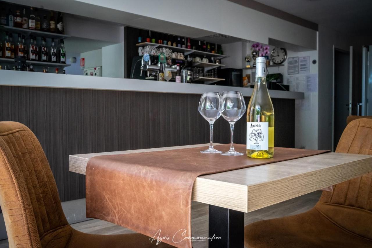 Logis Du Champ De Mars Otel Puy-Saint-Martin Dış mekan fotoğraf